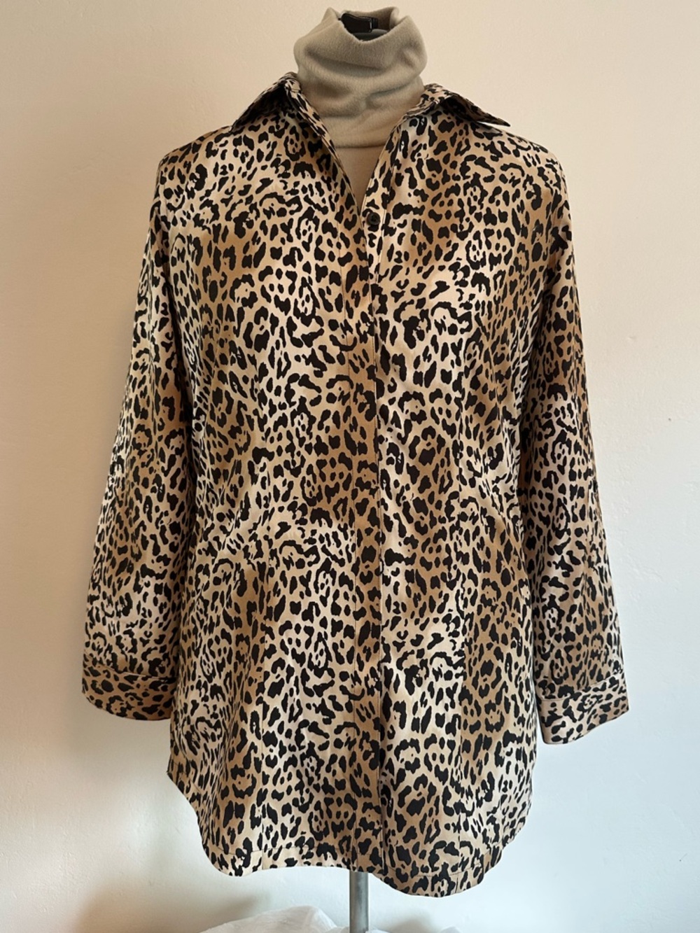 Chicos NWT EFFORTLESS LEOPARD LUXE Size 0 (Size 4)
